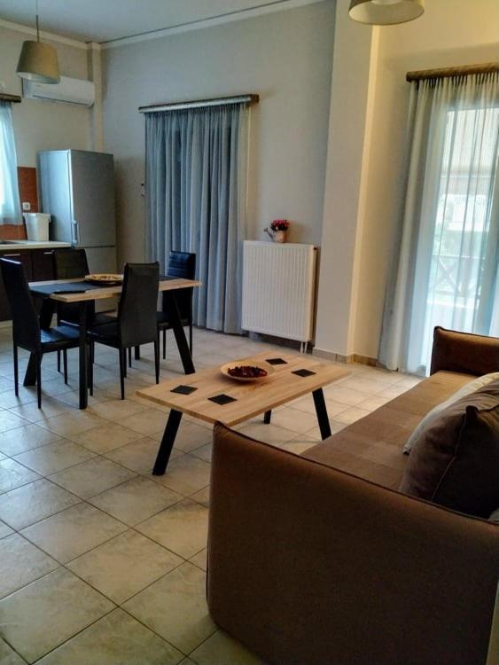 N&Μ Apartment Methana Luaran gambar