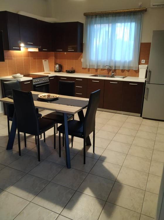 N&Μ Apartment Methana Luaran gambar